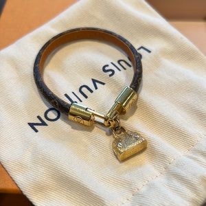 New Authentic Louis Vuitton Alma Bracelet